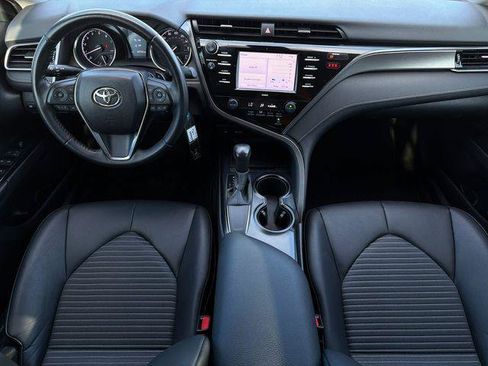 Used 2020 Toyota Camry SE FWD image 9