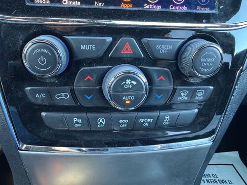 Used 2019 Jeep Grand Cherokee Altitude image 15