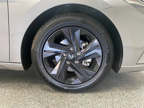 Used 2021 Hyundai Elantra SEL image 14