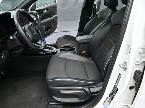 Used 2022 Kia Forte GT-Line w/ GT-Line Premium Package FWD image 12
