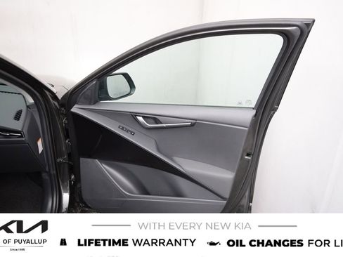 New 2026 Kia Niro LX image 15