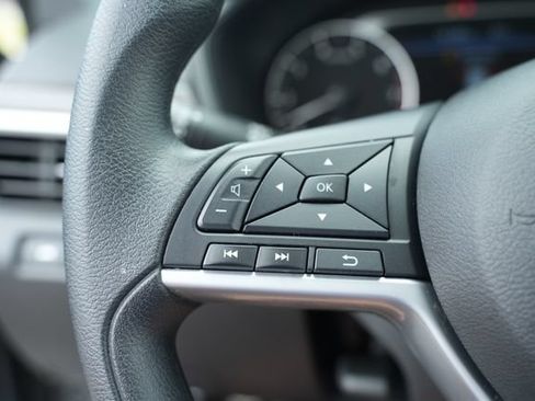 Used 2025 Nissan Altima 2.5 SV FWD image 33