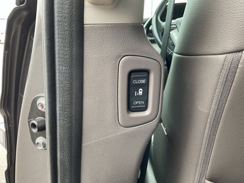 Used 2016 Honda Odyssey EX-L image 33