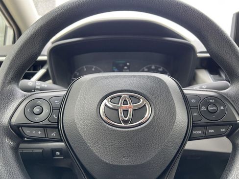 Used 2025 Toyota Corolla LE w/ LE Premium Package image 12