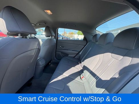 Used 2023 Hyundai Elantra SEL w/ Convenience Package FWD image 18