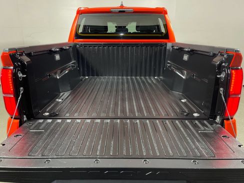 Certified 2024 Toyota Tacoma TRD Off-Road AWD/4WD image 10