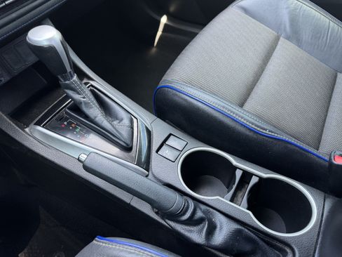 Used 2019 Toyota Corolla SE w/ Carpet Mat Package (TMS) FWD image 22