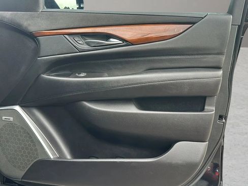 Used 2019 Cadillac Escalade ESV Premium Luxury image 42