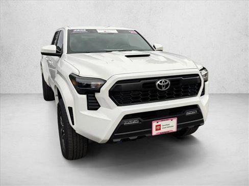 Certified 2025 Toyota Tacoma TRD Sport AWD/4WD image 3