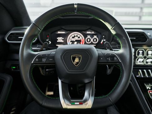 Used 2021 Lamborghini Urus image 52