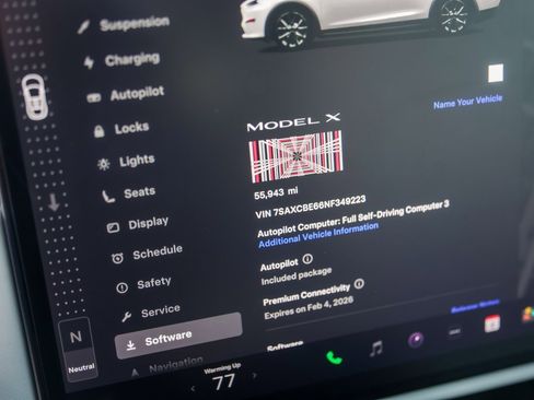 Used 2022 Tesla Model X Plaid image 21