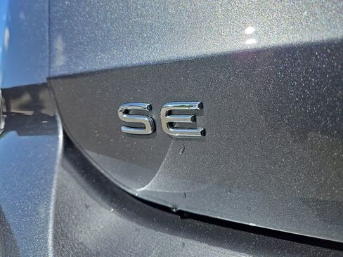 Used 2022 Volkswagen Taos SE AWD/4WD image 7