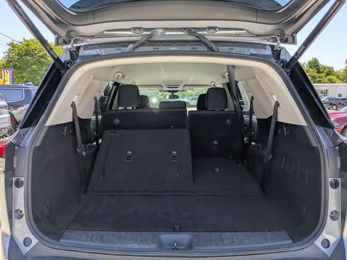 Used 2025 Nissan Pathfinder SV AWD/4WD image 27