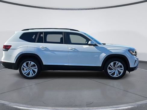 Used 2022 Volkswagen Atlas SE image 2