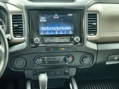 Used 2022 Nissan Frontier SV w/ Technology Package image 18
