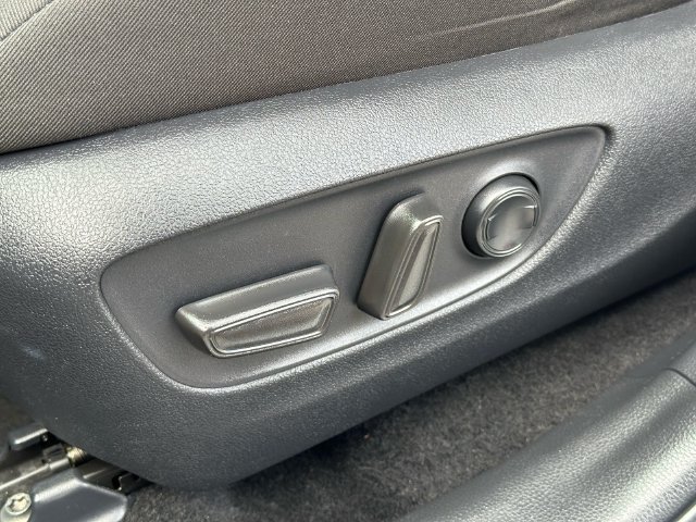 Certified 2025 Toyota RAV4 XLE AWD/4WD image 24