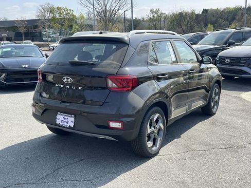 New 2026 Hyundai Venue SEL FWD image 7