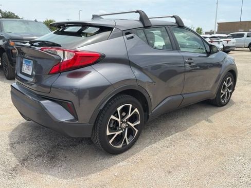 Used 2020 Toyota C-HR XLE FWD image 3