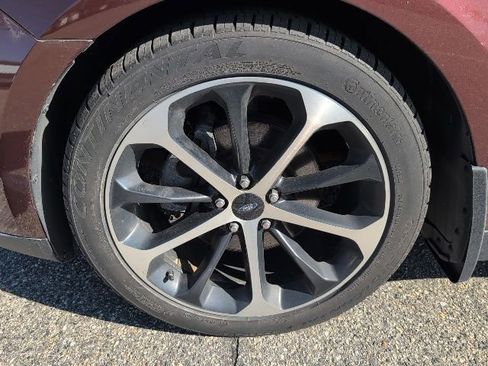 Used 2015 Ford Taurus SEL w/ Equipment Group 201A image 17