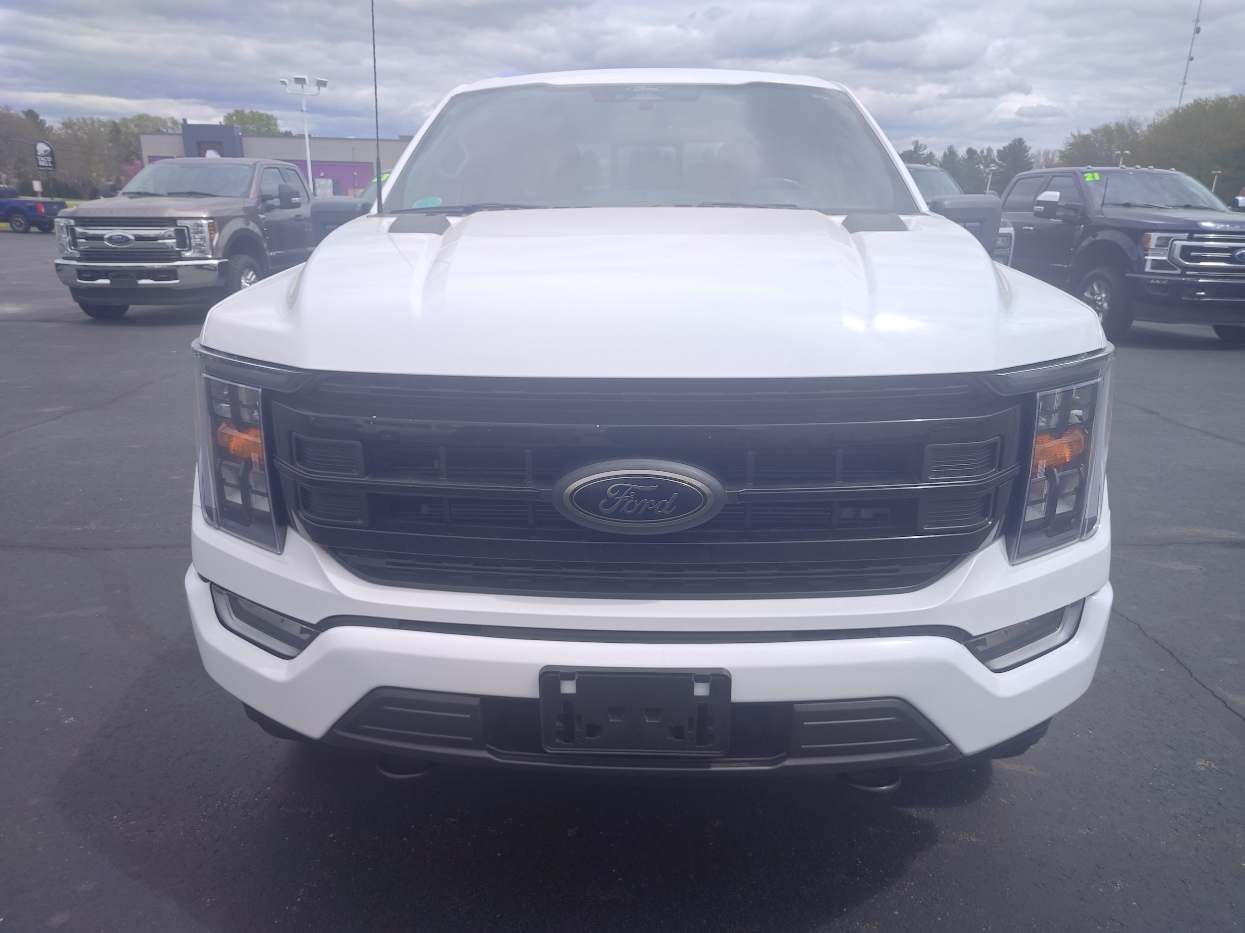 Used 2022 Ford F150 XLT w/ Equipment Group 302A High AWD/4WD image 3