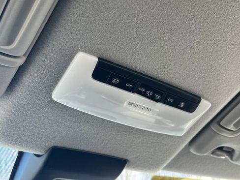 New 2025 Nissan Kicks Play S image 15