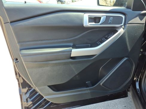 Used 2024 Ford Explorer XLT w/ Equipment Group 202A AWD/4WD image 16