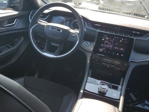 New 2025 Jeep Grand Cherokee L Altitude image 12