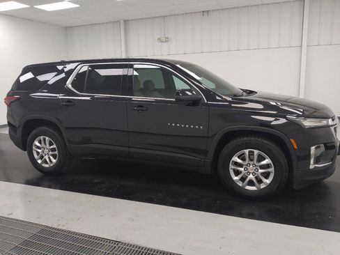 Used 2022 Chevrolet Traverse LS AWD/4WD image 11