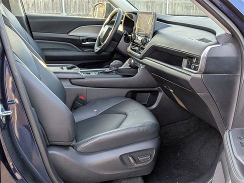 Used 2025 Toyota Grand Highlander AWD image 20