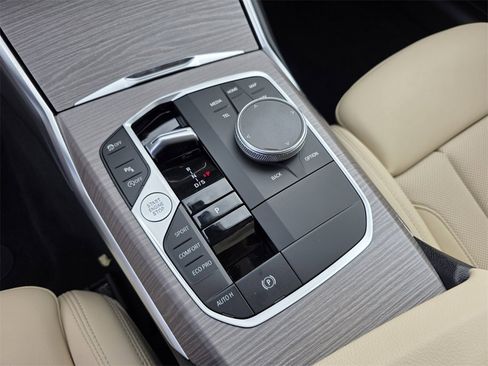 New 2026 BMW 330i Sedan w/ Premium Package image 17
