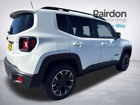 Used 2023 Jeep Renegade Latitude AWD/4WD image 7