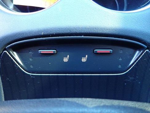 Certified 2023 Toyota Venza XLE image 26