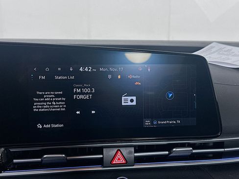 Used 2024 Hyundai Elantra SEL image 21