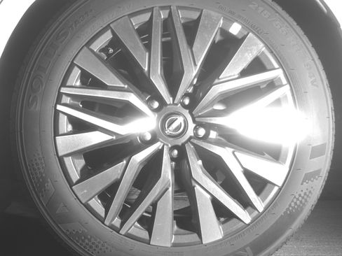 Used 2025 Nissan Altima 2.5 SV FWD image 14