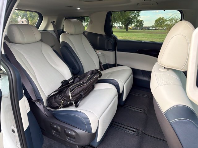 Used 2025 Kia Carnival SX Prestige FWD image 12
