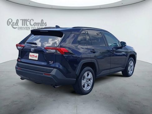 Used 2021 Toyota RAV4 XLE AWD/4WD image 5