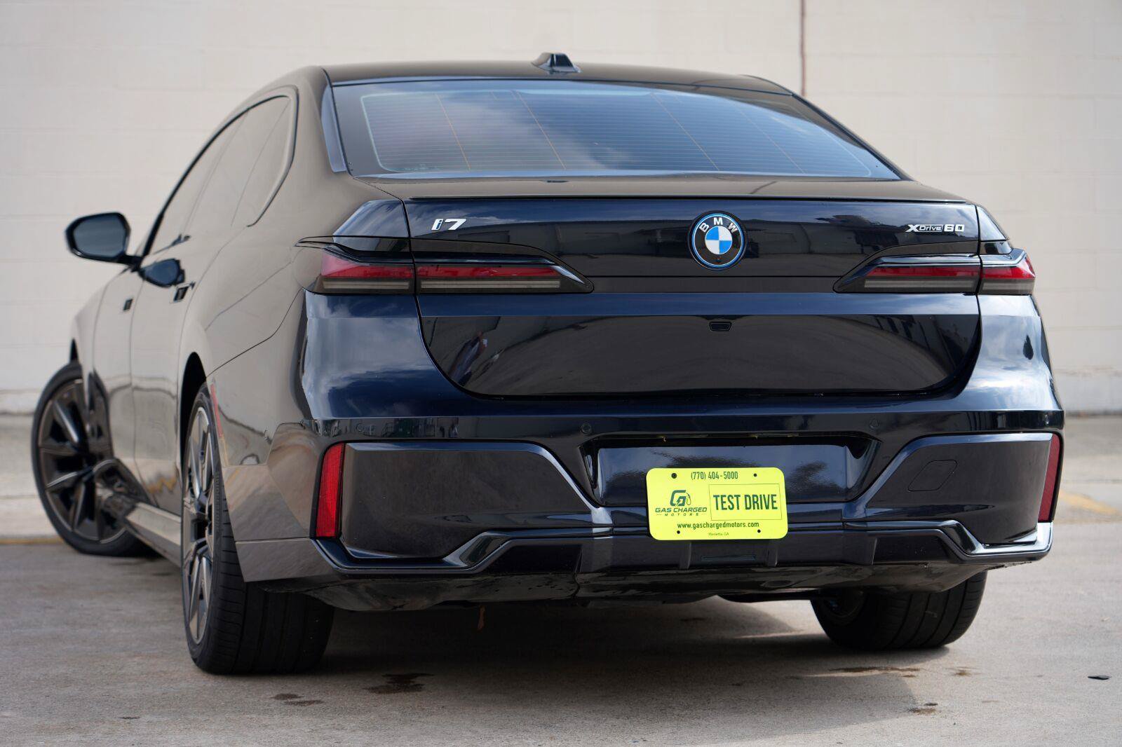 Used 2023 BMW i7 xDrive60 AWD/4WD image 6