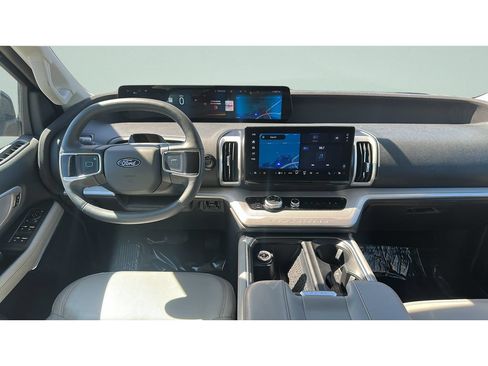 Used 2025 Ford Expedition Max Active AWD/4WD image 7