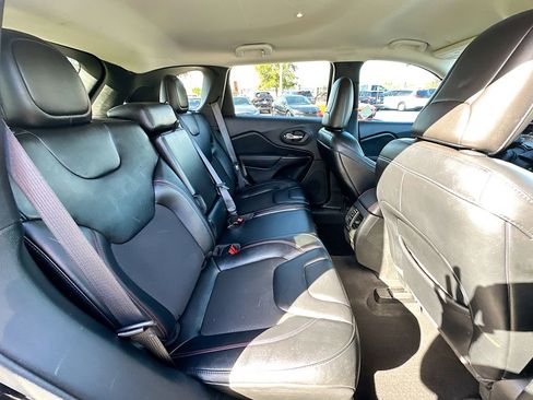 Used 2022 Jeep Cherokee Trailhawk w/ Technology Group B image 25