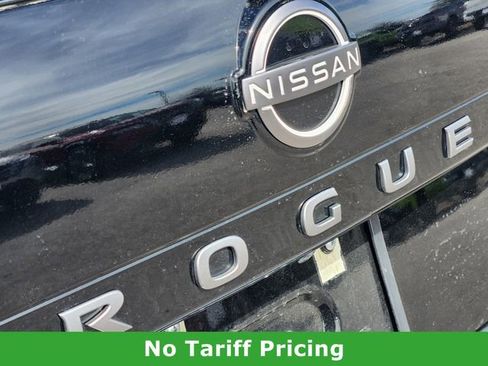 Certified 2025 Nissan Rogue SV image 11