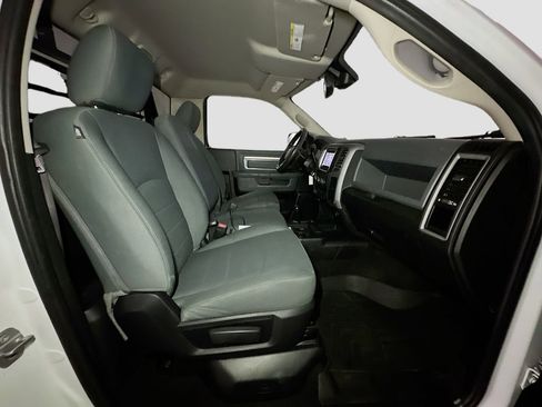 Used 2016 RAM 3500 Tradesman w/ Chrome Appearance Group image 32