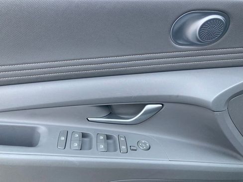 Used 2025 Hyundai Elantra SEL FWD image 11