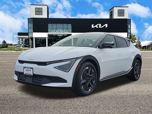 New 2025 Kia EV6 Light w/ Light LR Technology Package image 4