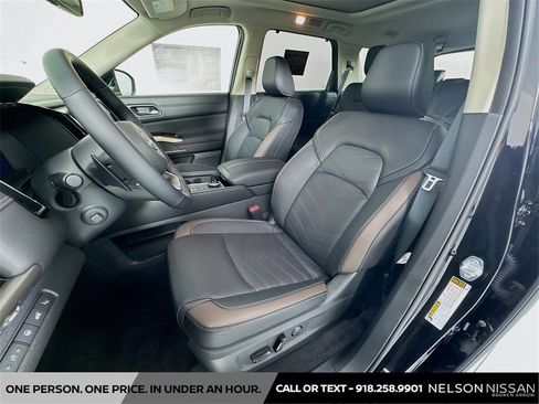 New 2025 Nissan Pathfinder Platinum w/ Black Appearance Package image 22