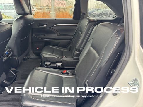 Used 2016 Toyota Highlander Limited Platinum image 9