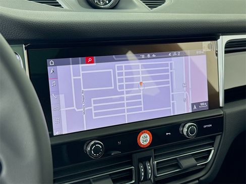 New 2026 Porsche Macan image 19