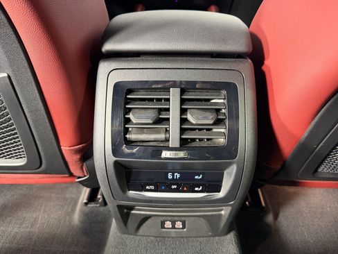 Used 2025 BMW X4 xDrive30i w/ Premium Package AWD/4WD image 32