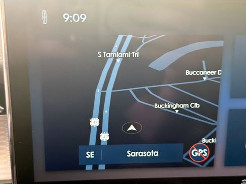 Certified 2023 Lincoln Corsair Standard FWD w/ Equipment Group 101A image 13