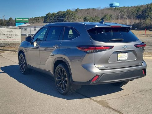 Used 2025 Toyota Highlander XLE image 5