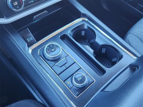 Used 2022 Ford Expedition XLT image 21